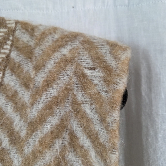 Veronica Beard | Dutton Herringbone Knit Vest - Picture 3 of 8